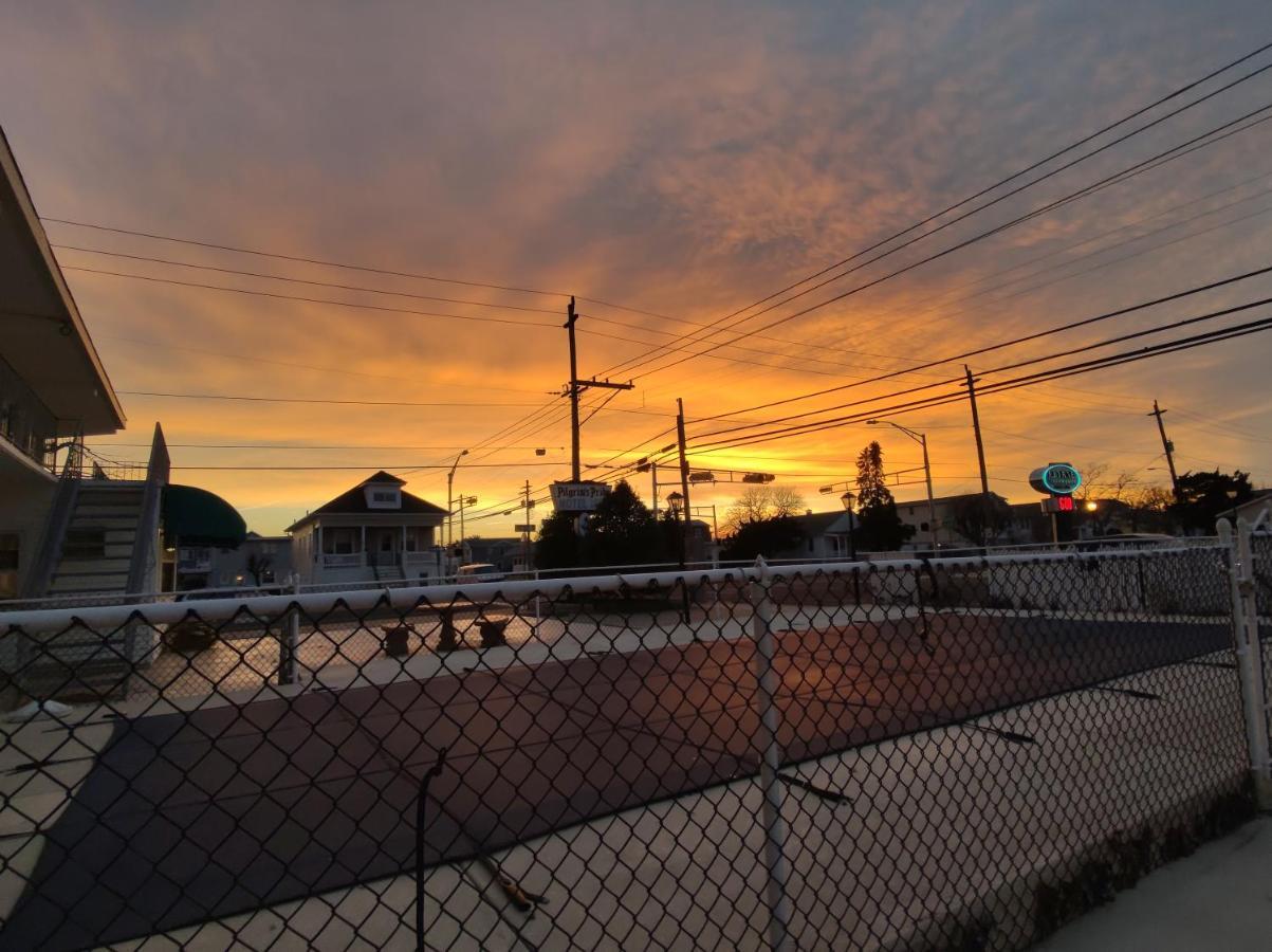 Pilgrim'S Pride Motel Wildwood Bagian luar foto